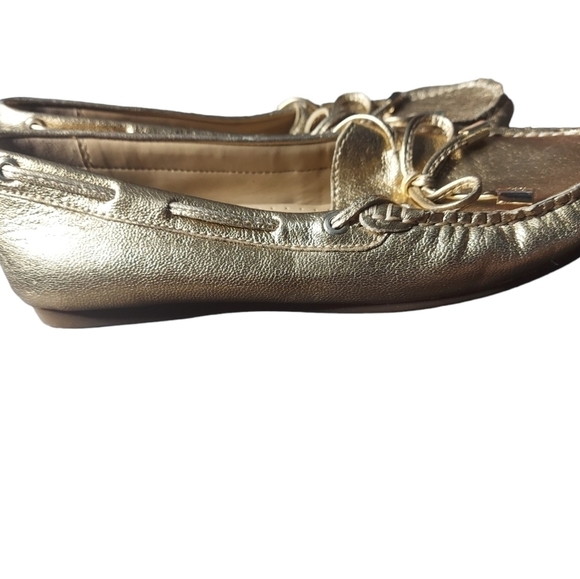 7 Michael Kors gold loafers - Picture 4 of 8